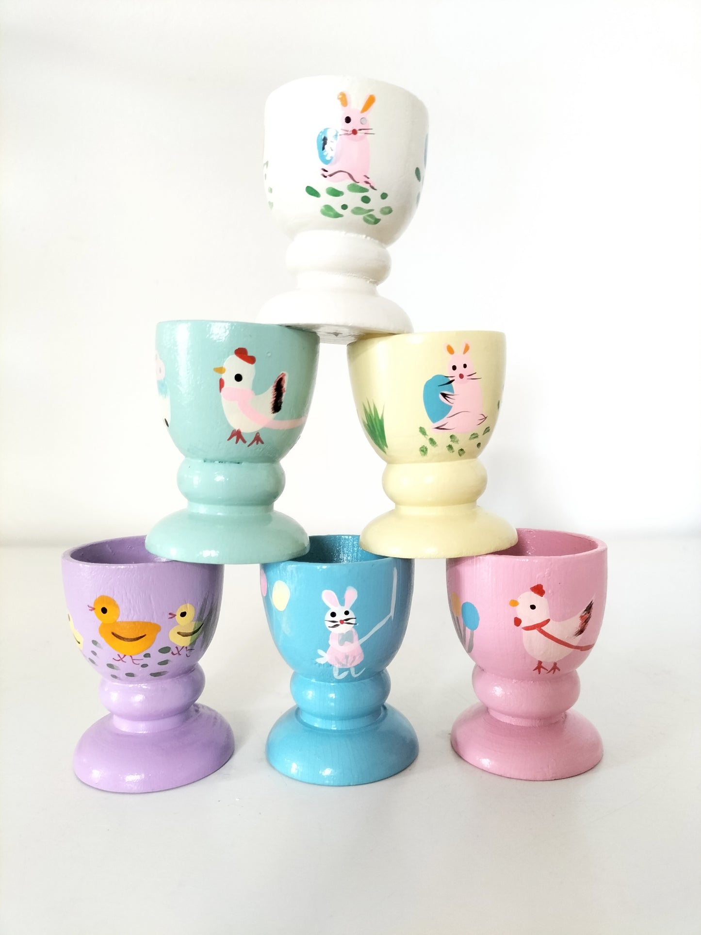 Ensemble de 6 coquetiers en bois peints à la main (2 lots disponibles)