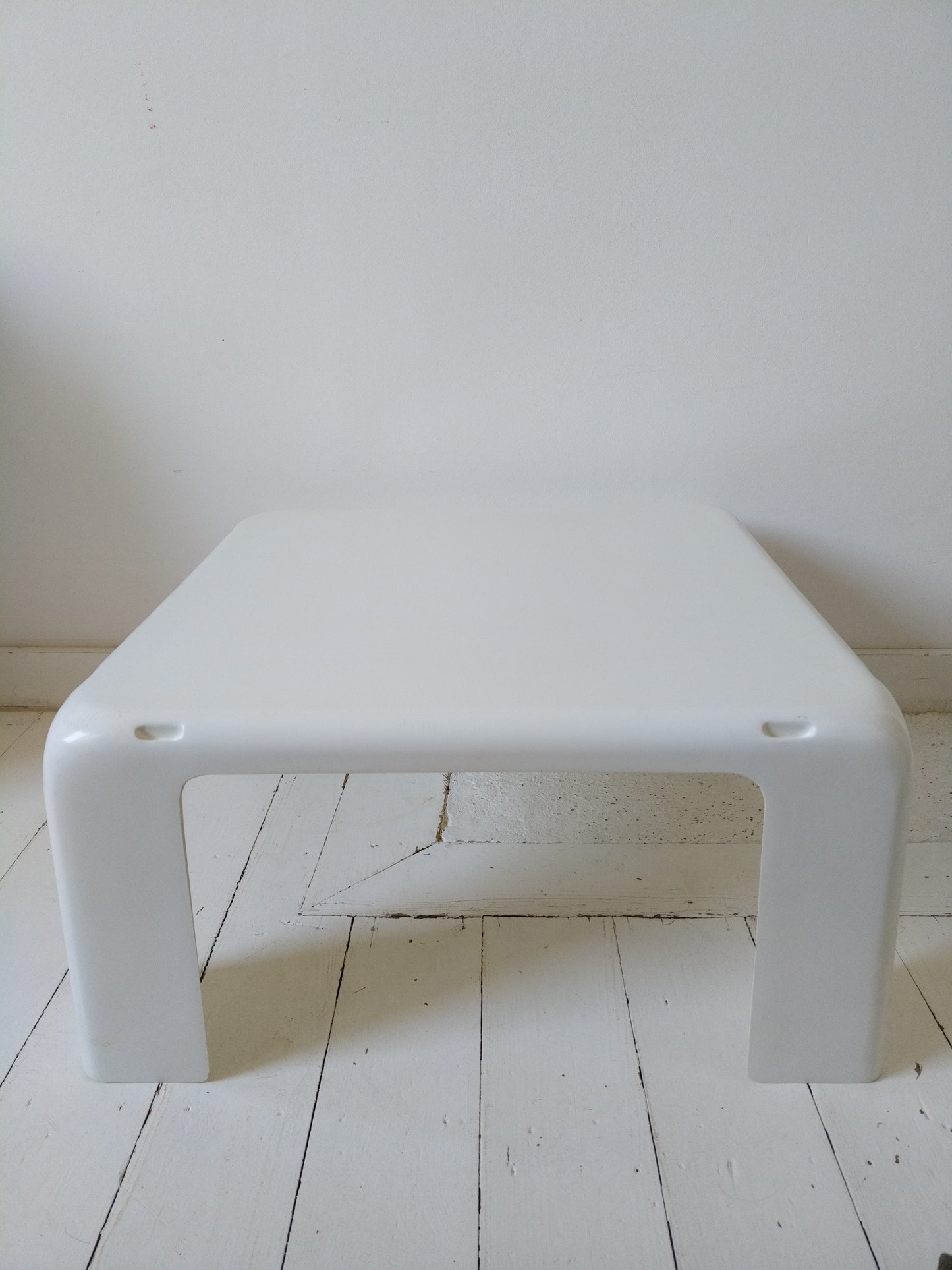 Petite table basse C&B Quattro Gatti par Mario Bellini Italie