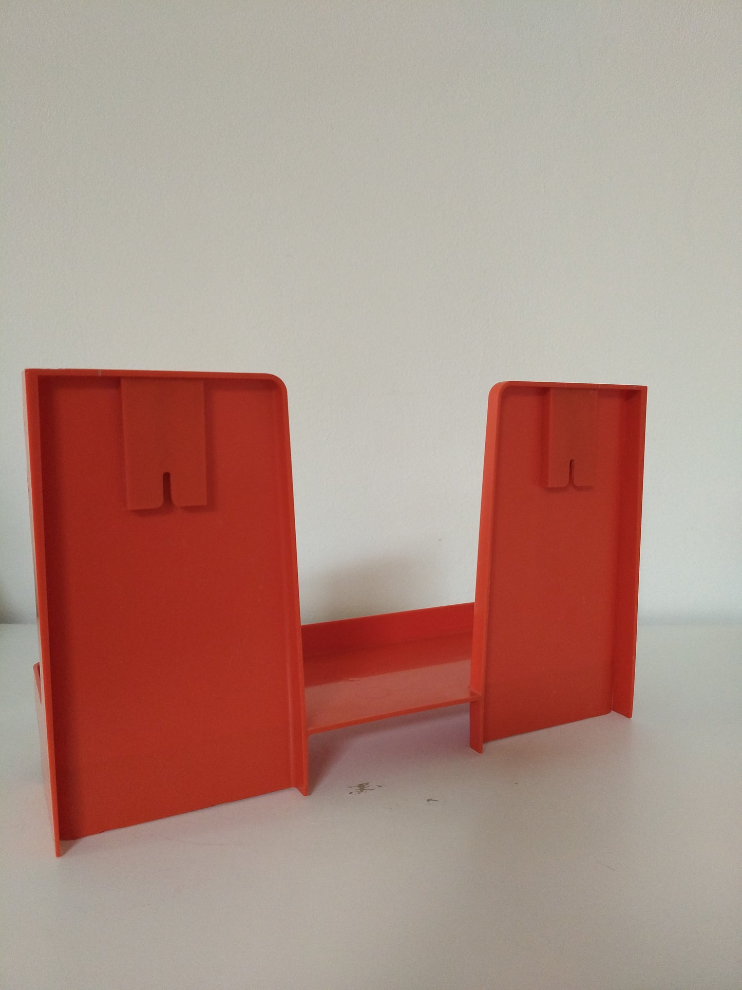 Petit rangement mural en plastique orange Daisif
