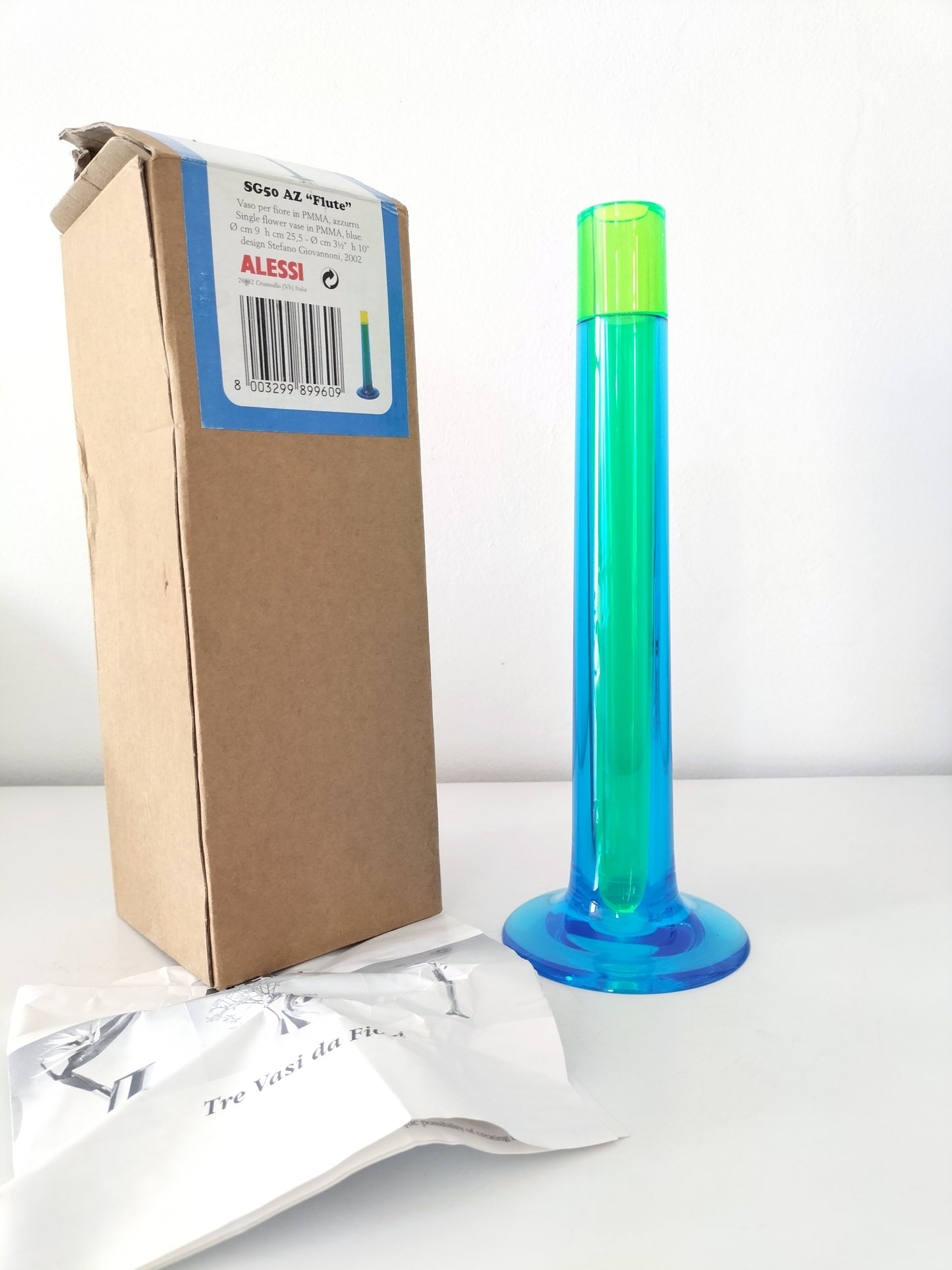 Vase soliflore "Flûte" en plexi de Stefano Giovannoni pour Alessi 2002