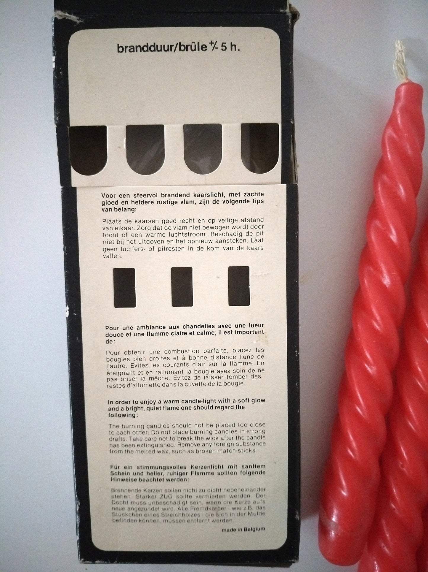 Ensemble de anciennes 4 bougies torsadées Spaas Rubis