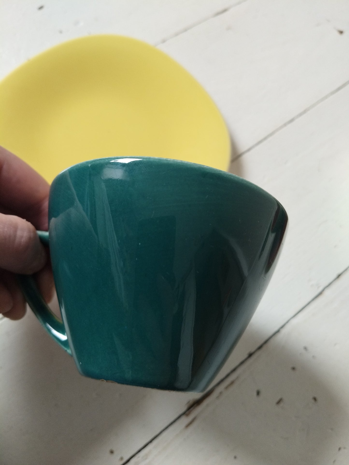 Ensemble 1 tasse verte + 1 soucoupe jaune Kéralux Boch La Louvière Miami Bicolore