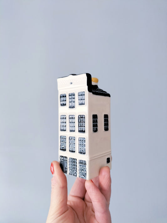 Maison miniature en Bleu de Delft KLM 47
