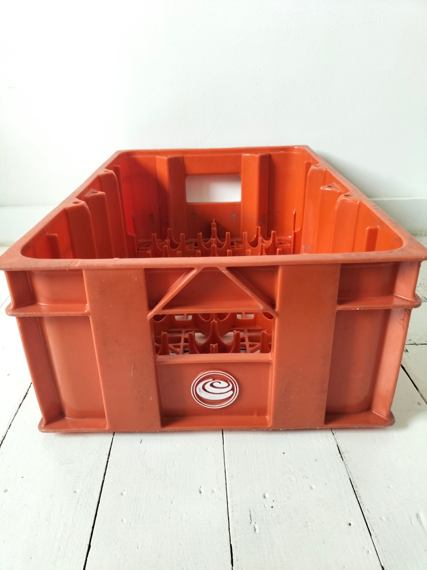 Casier/ caisse Orangina en plastique par Allibert