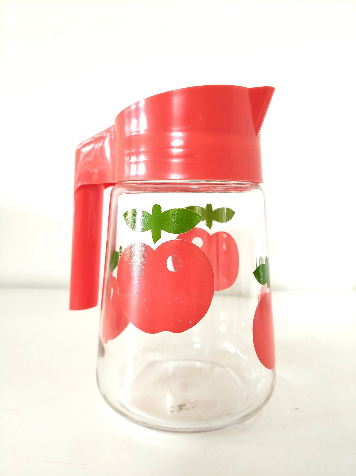 Carafe pichet cruche Henkel décor pommes