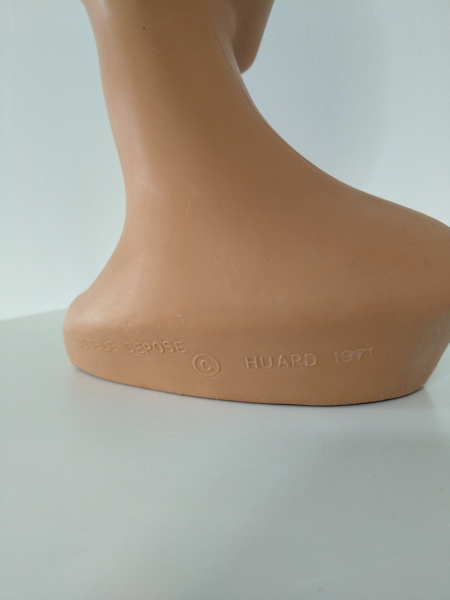 Tête à chapeau Twiggy Huard 1971