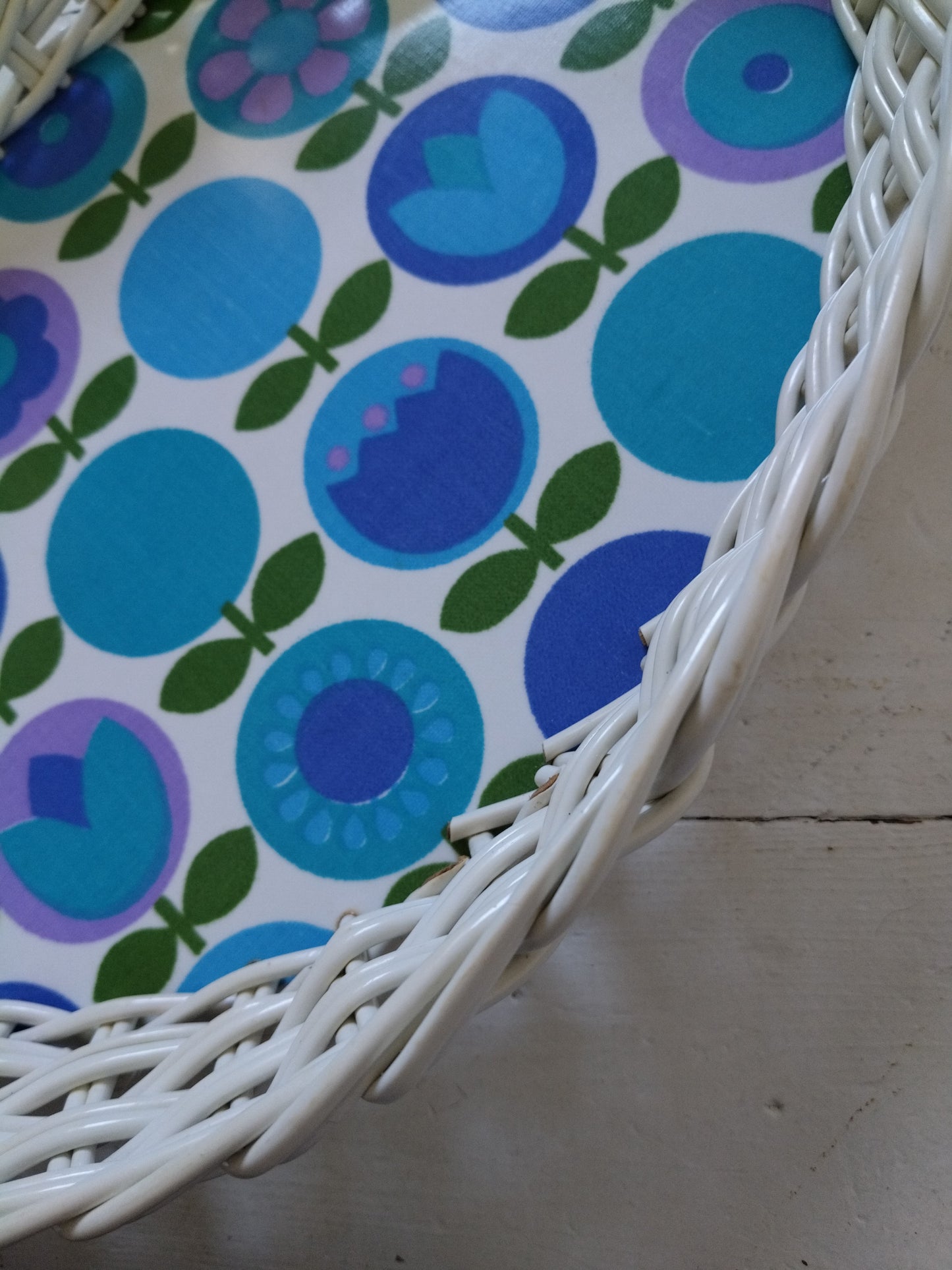 Corbeille vintage flower power en formica et scoubidou