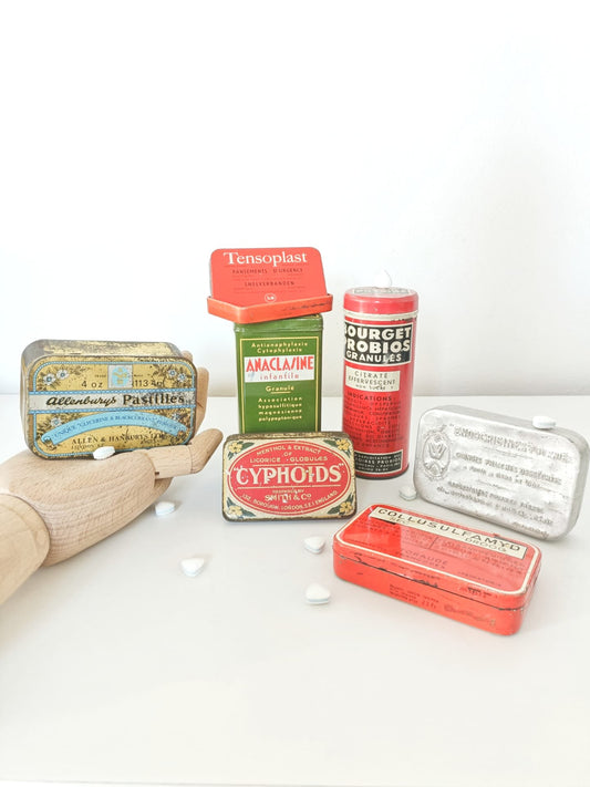 Boite métallique pharmaceutique vintage