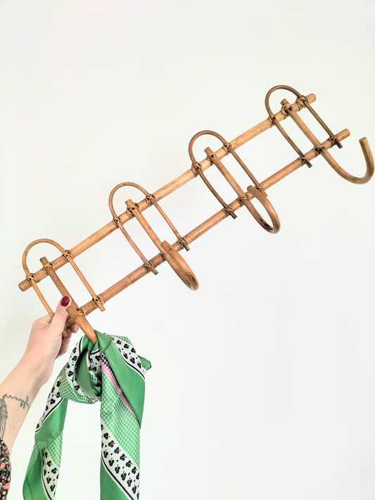 Porte-manteaux/ patères en rotin