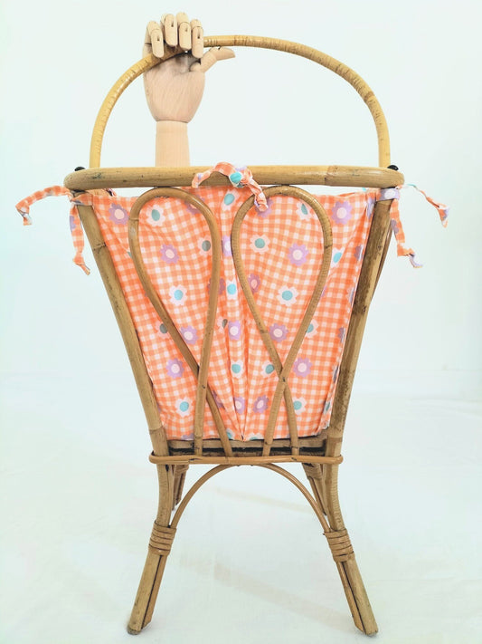 Travailleuse en rotin