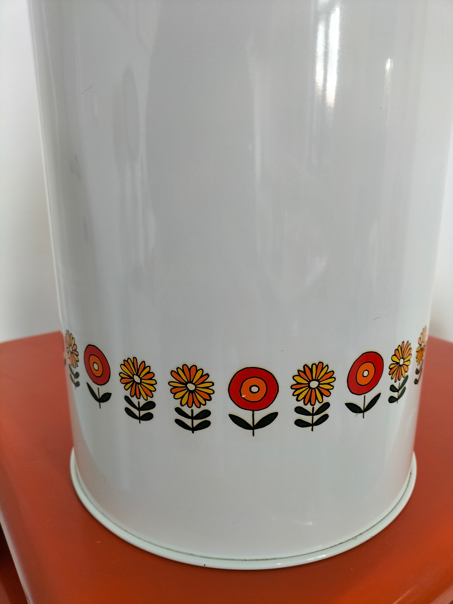 Grande boîte métallique vintage
