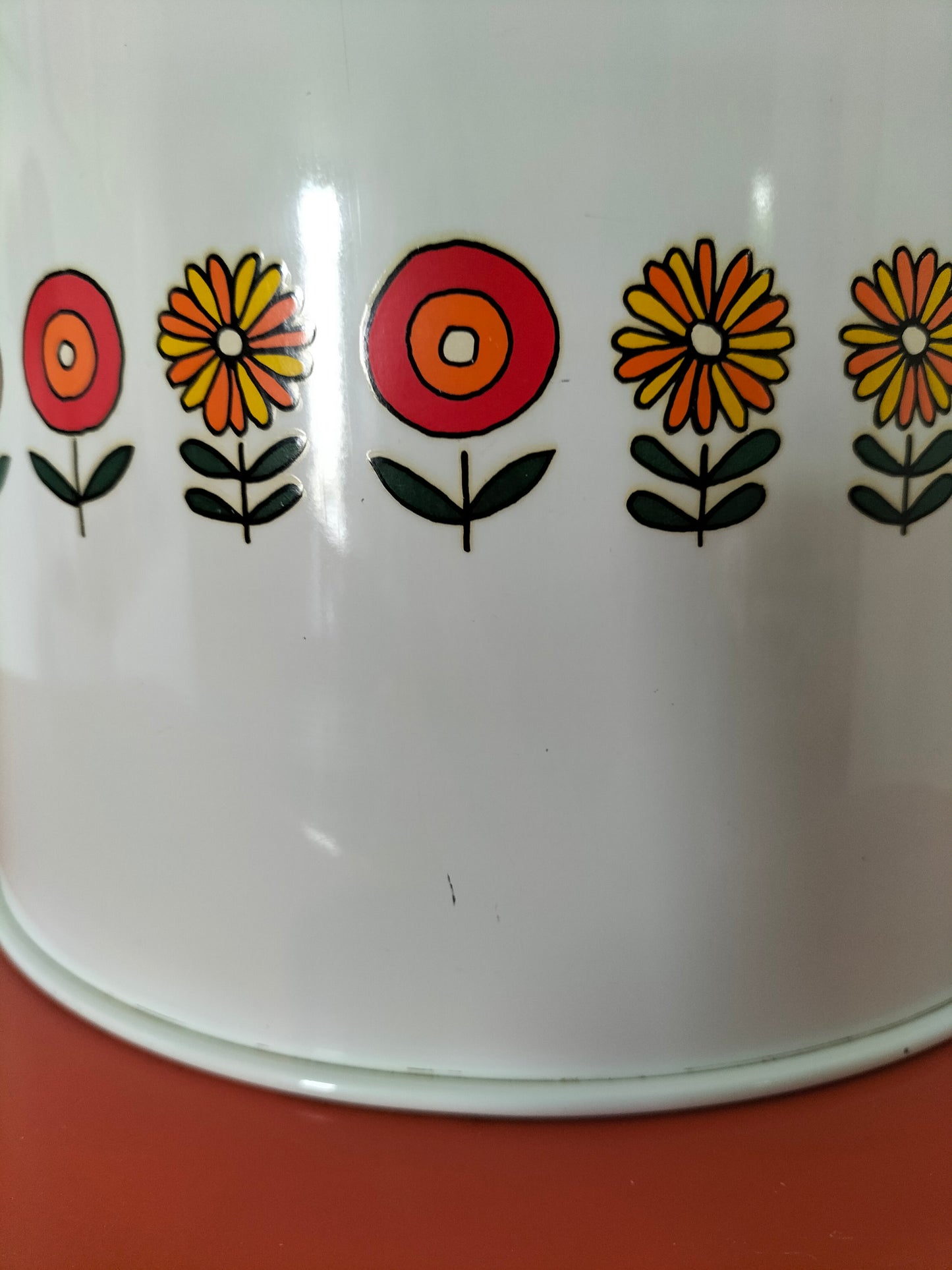 Grande boîte métallique vintage