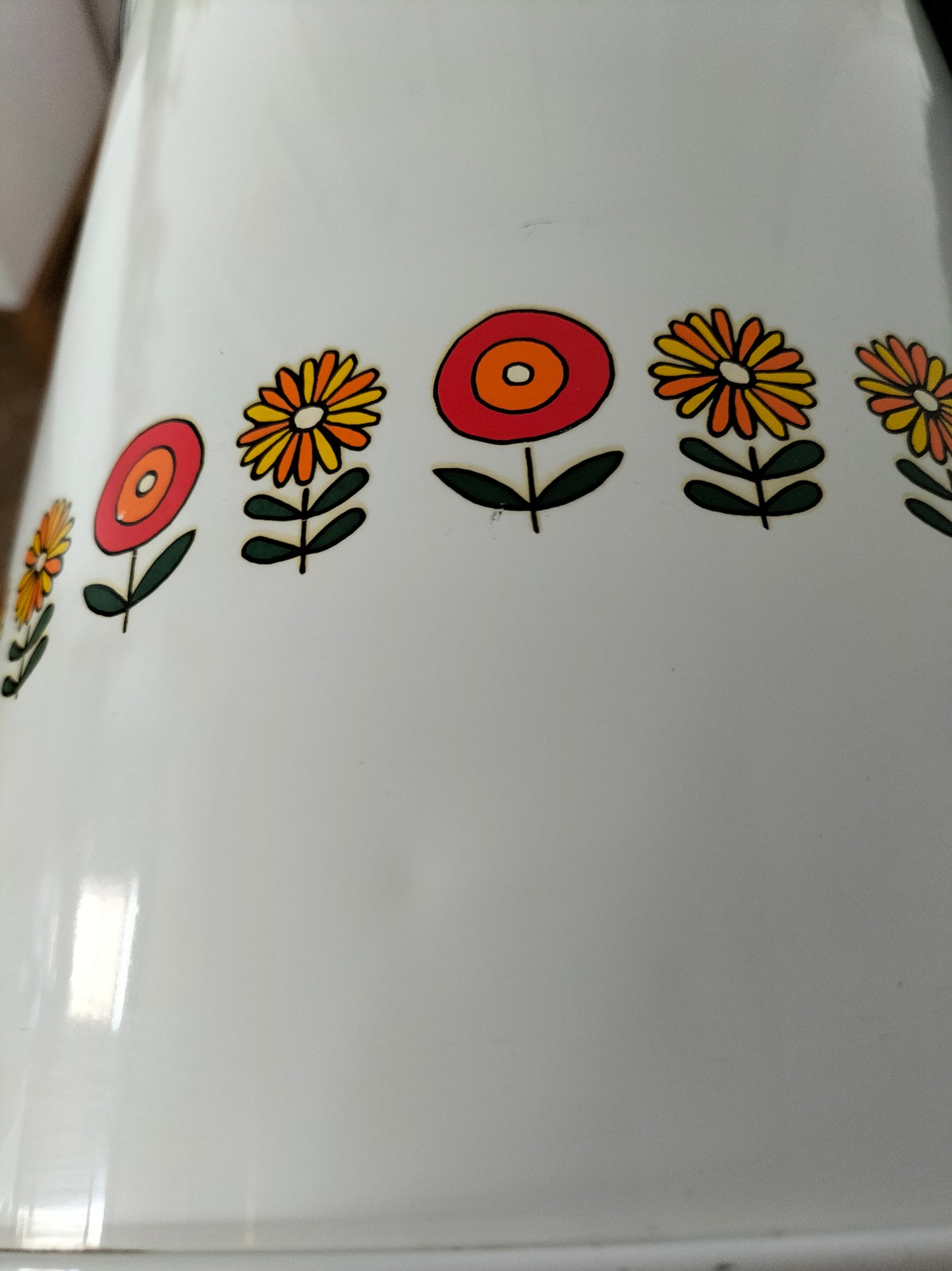 Grande boîte métallique vintage