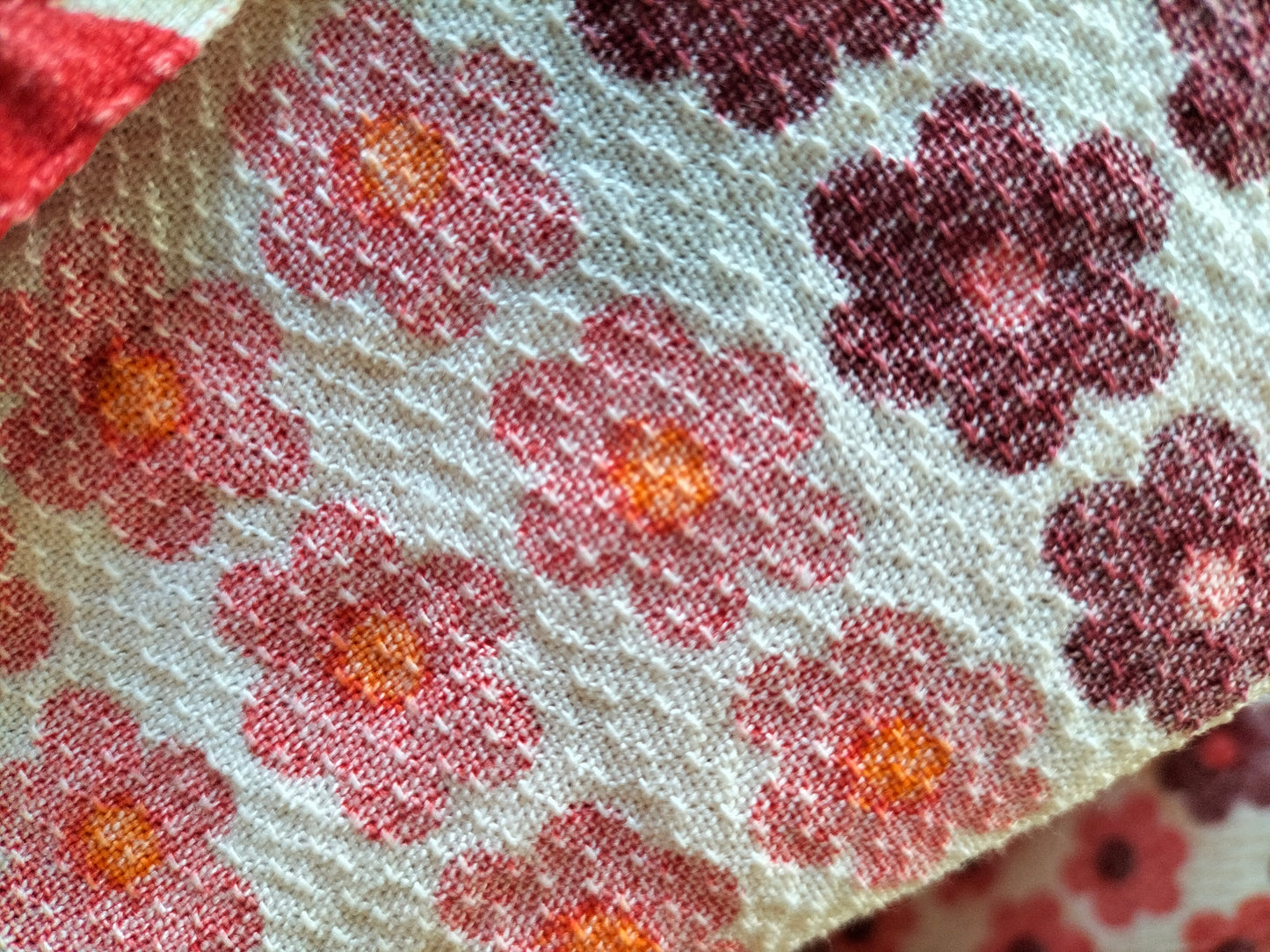 Tissu fleuri vintage
