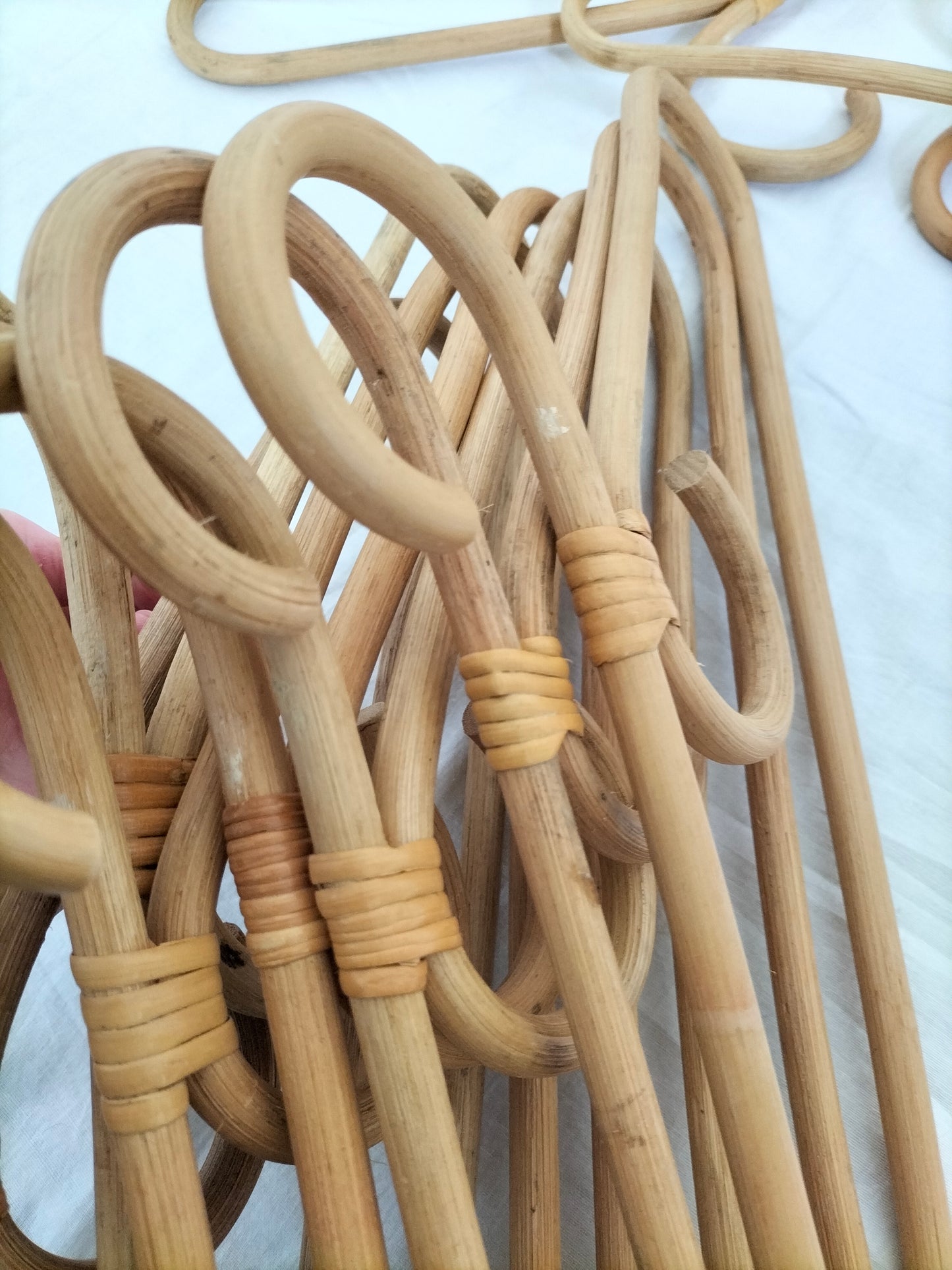 Cintre vintage en rotin