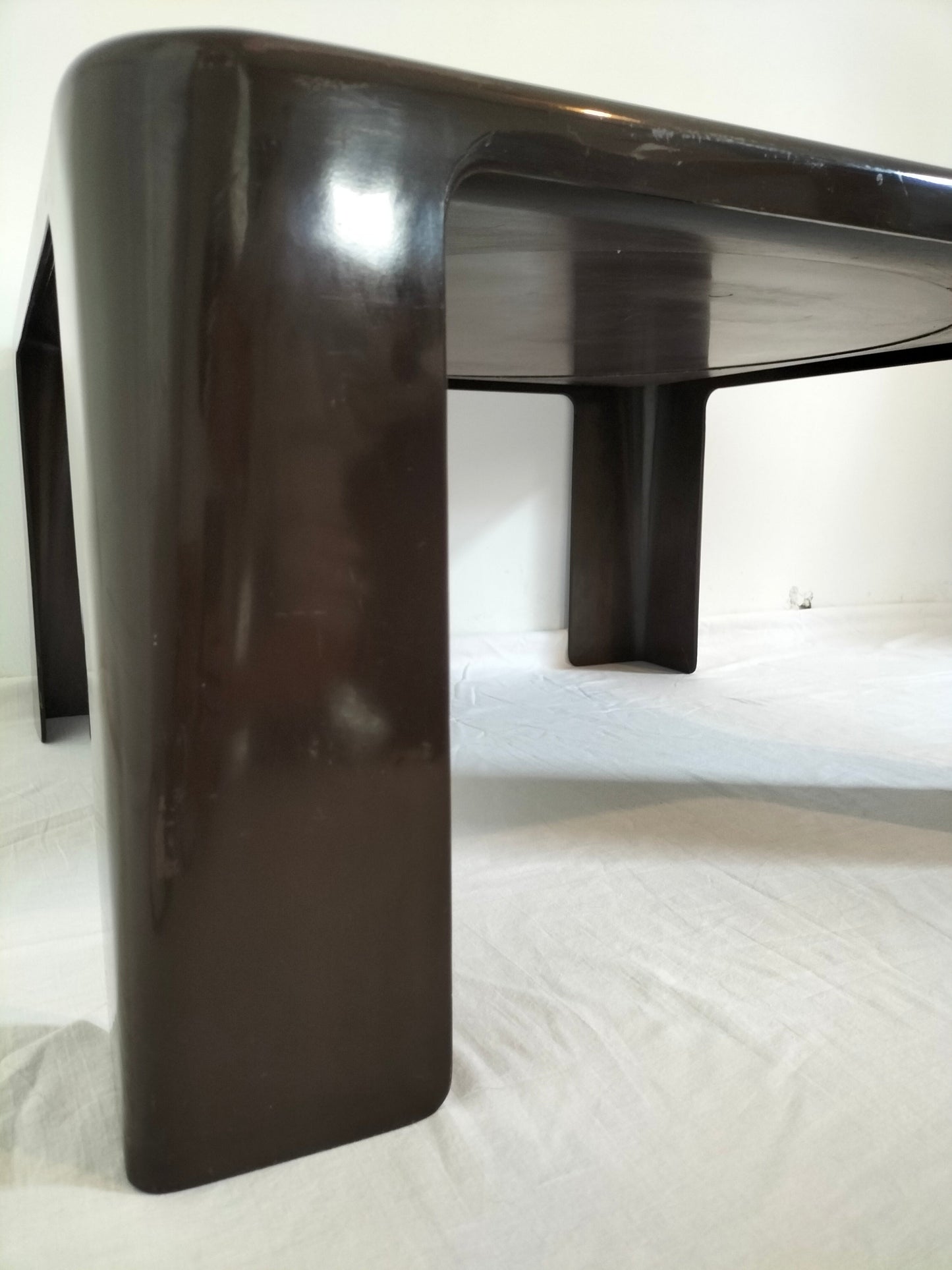 Table basse B&B Amanta par Mario Bellini