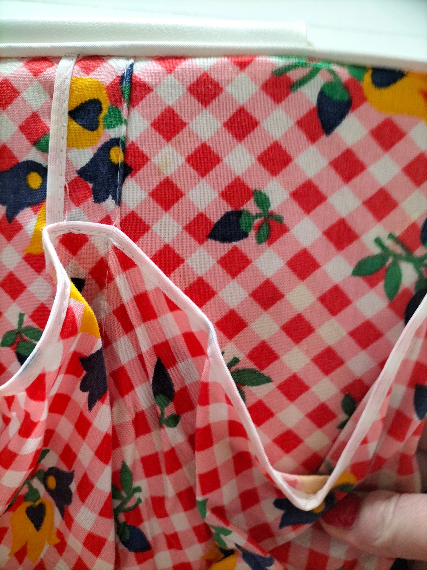 Rangement à compartiments/ étagère murale en tissu