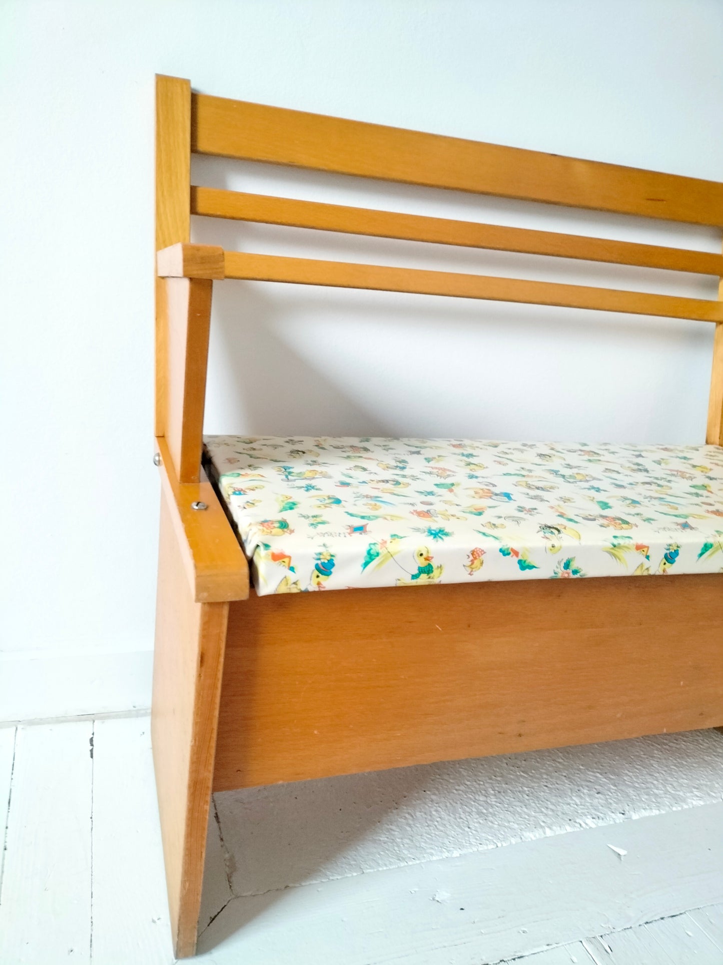 Banc coffre en bois enfant