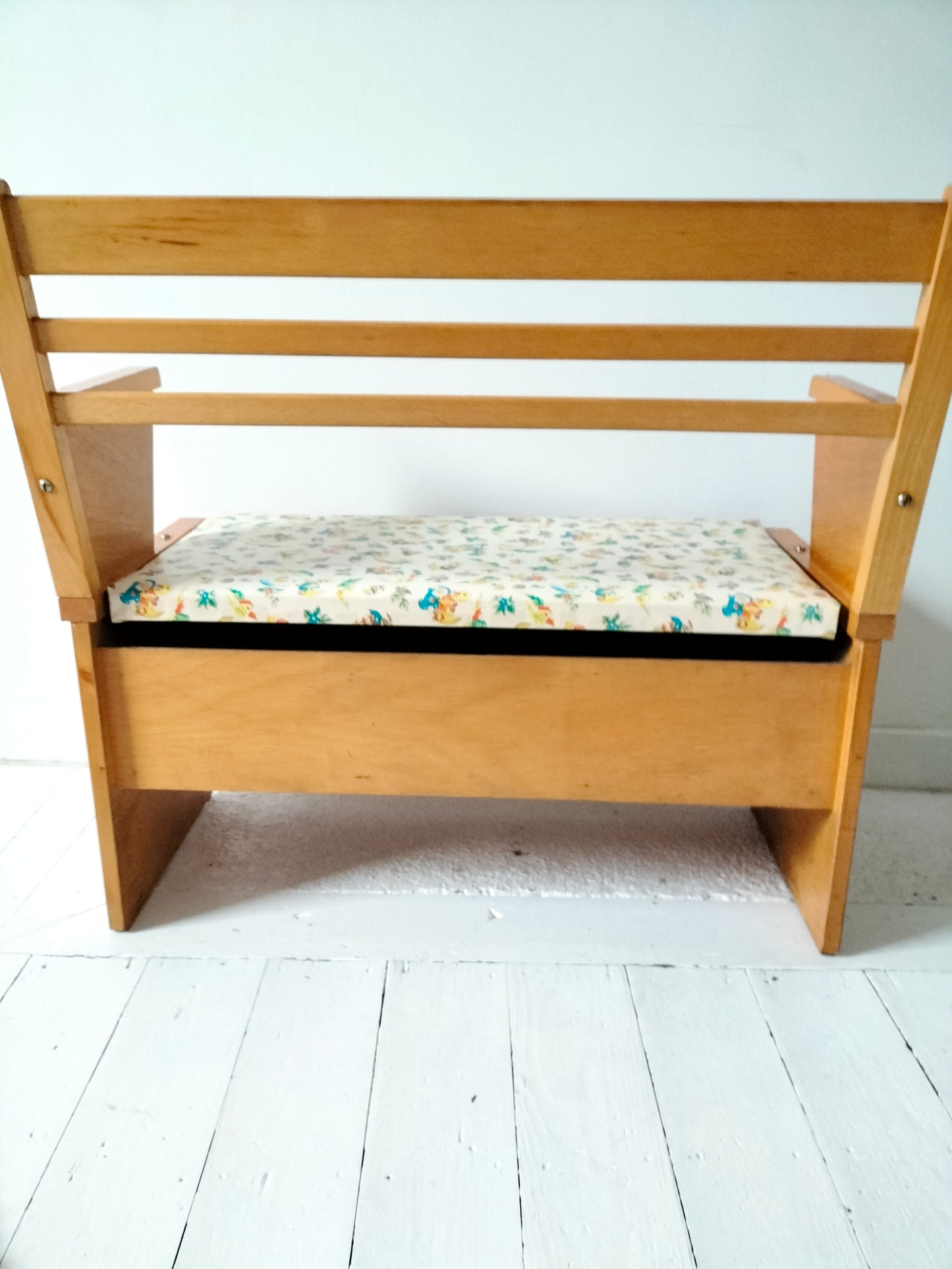 Banc coffre en bois enfant