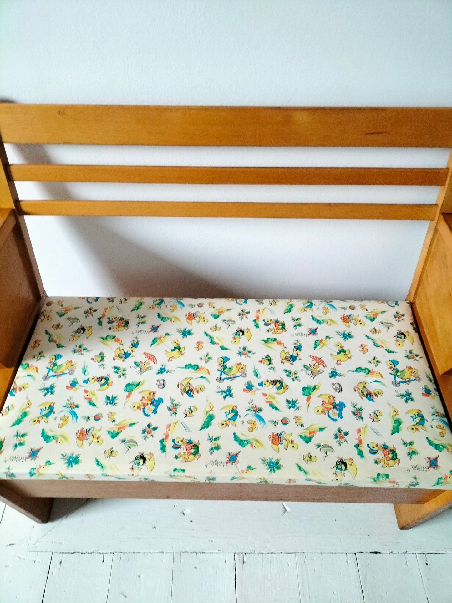 Banc coffre en bois enfant