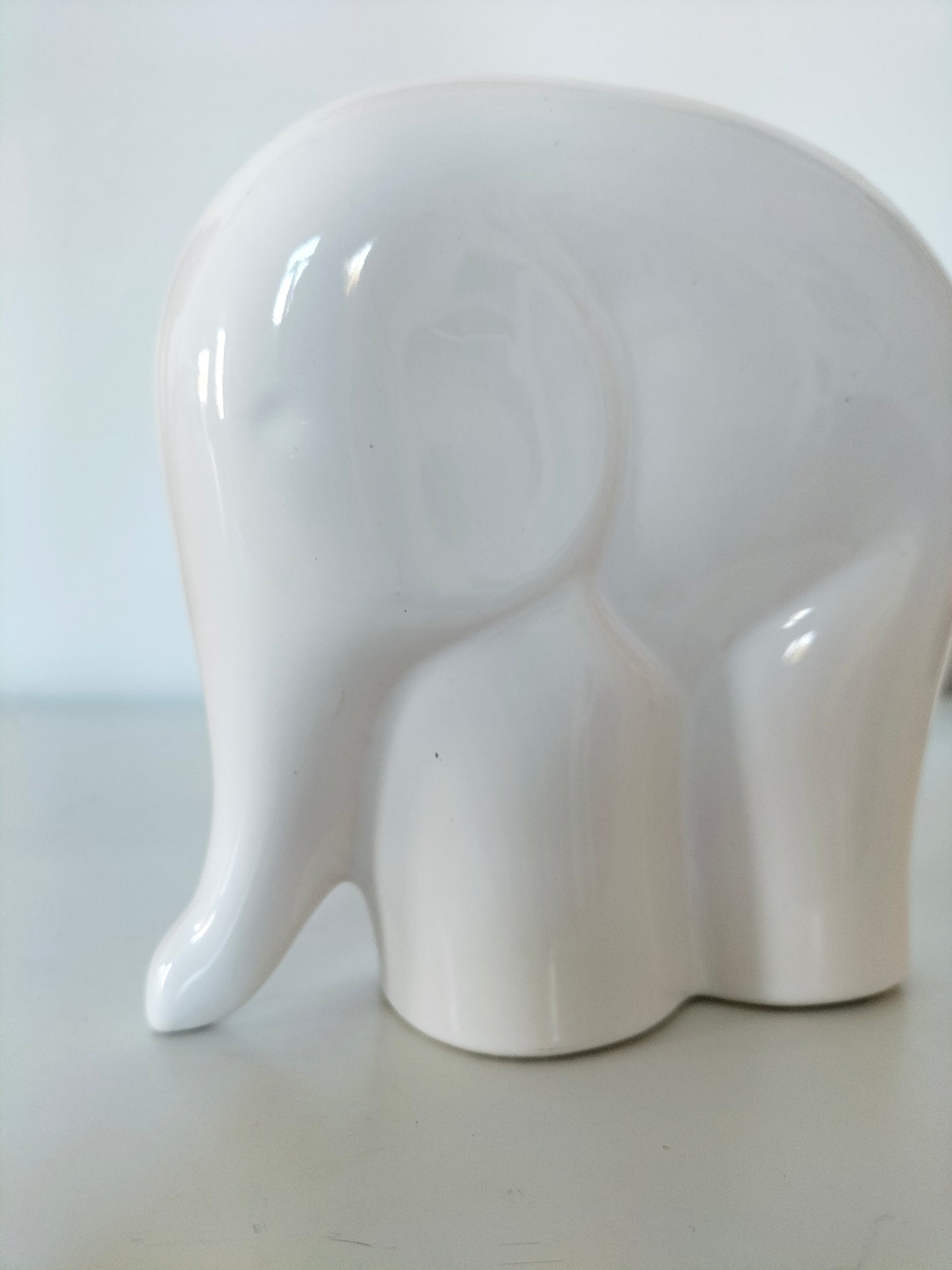 Ensemble de 4 éléphants en céramique émaillée