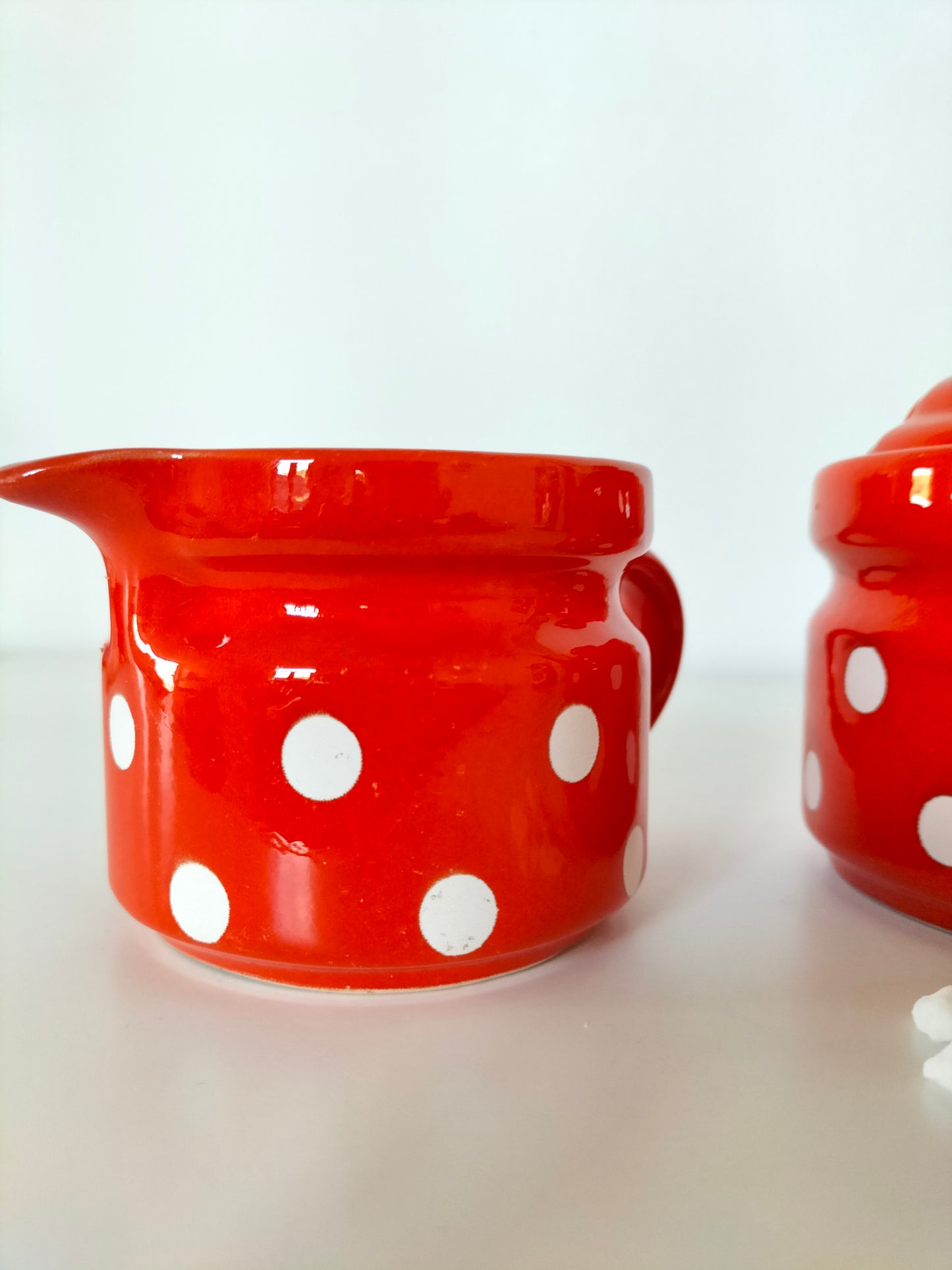 Pot à lait ou sucrier Waechtersbach pois
