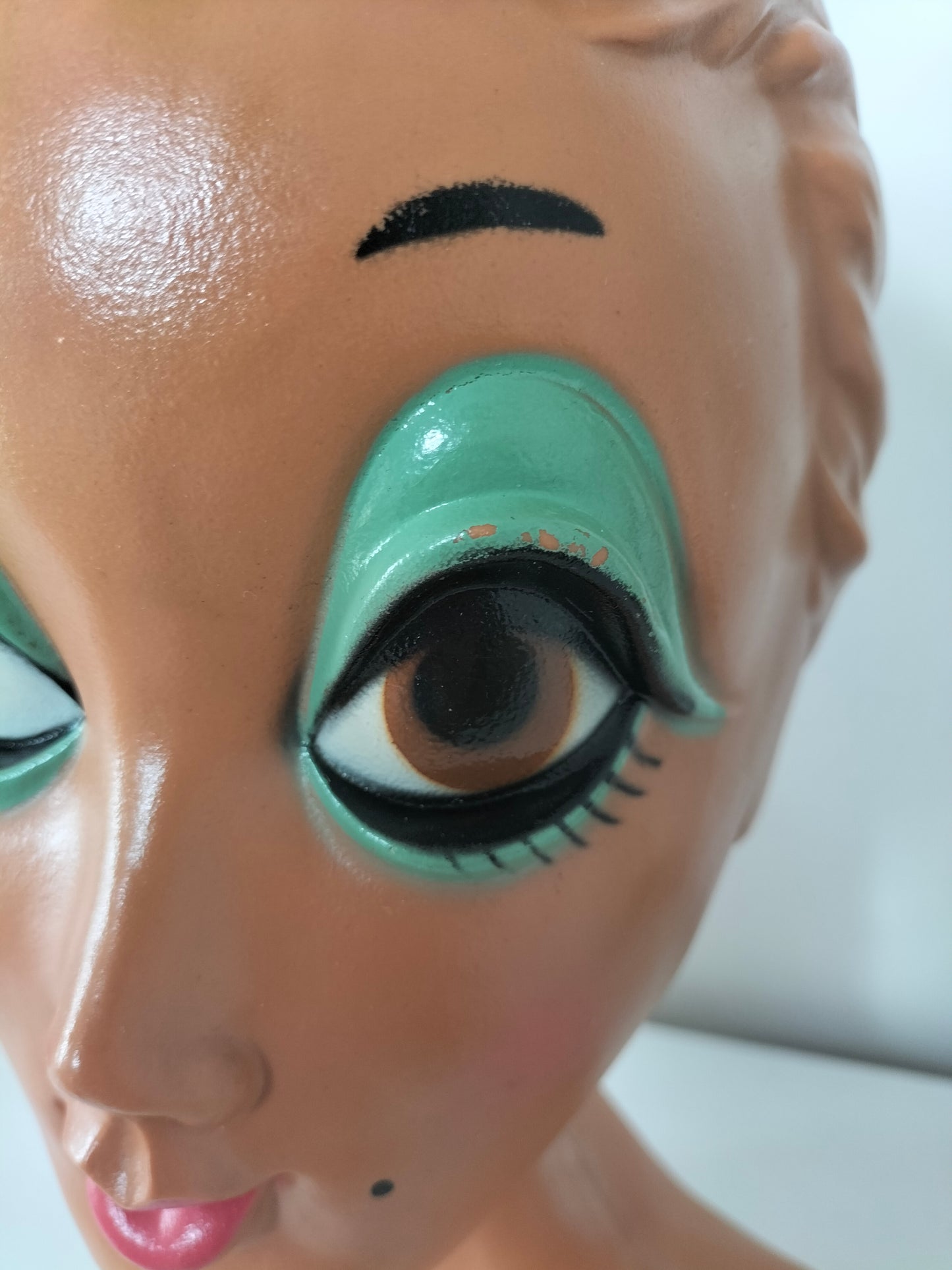 Tête à chapeau Twiggy Lesley Hornby