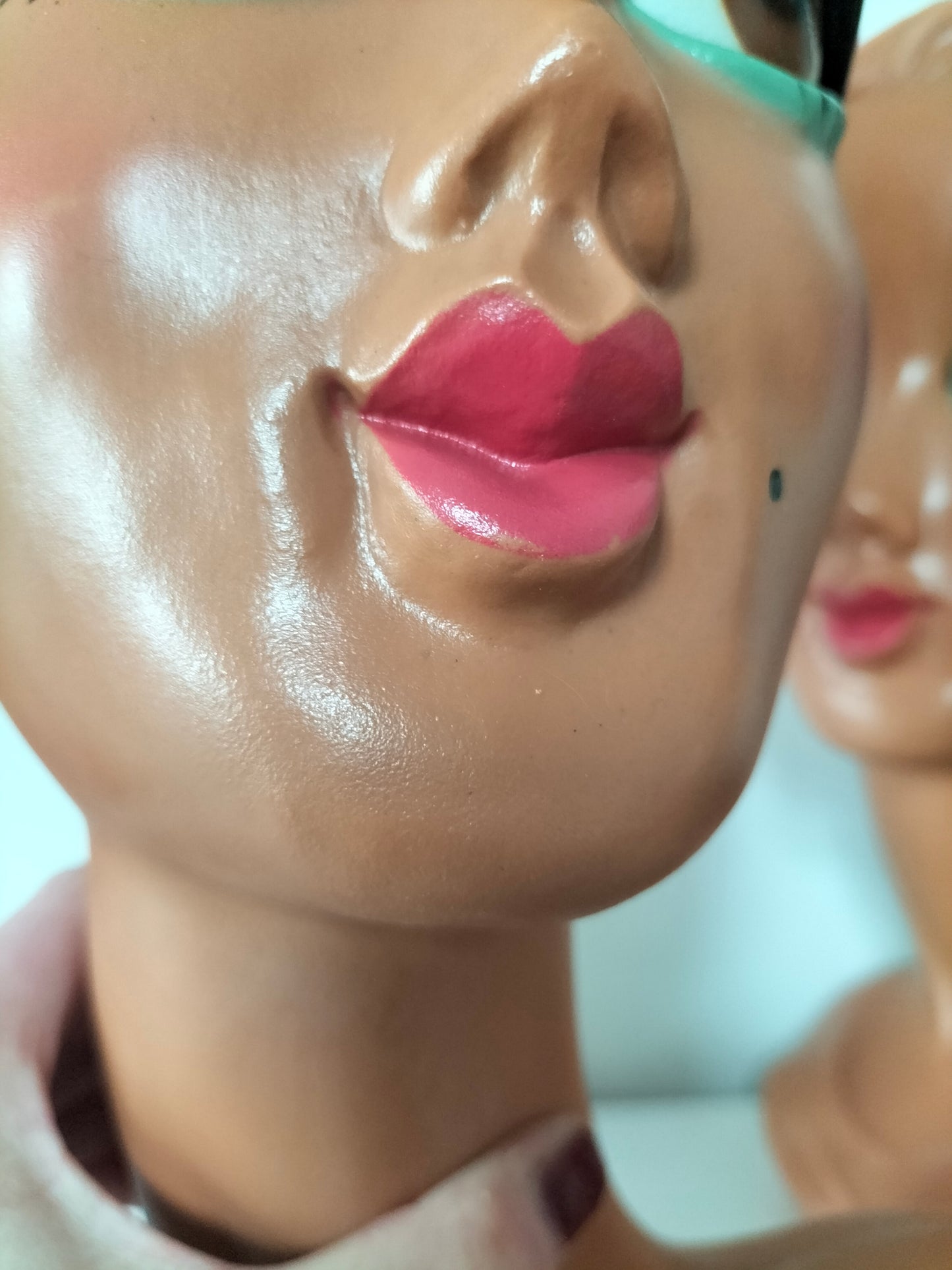 Tête à chapeau Twiggy Lesley Hornby