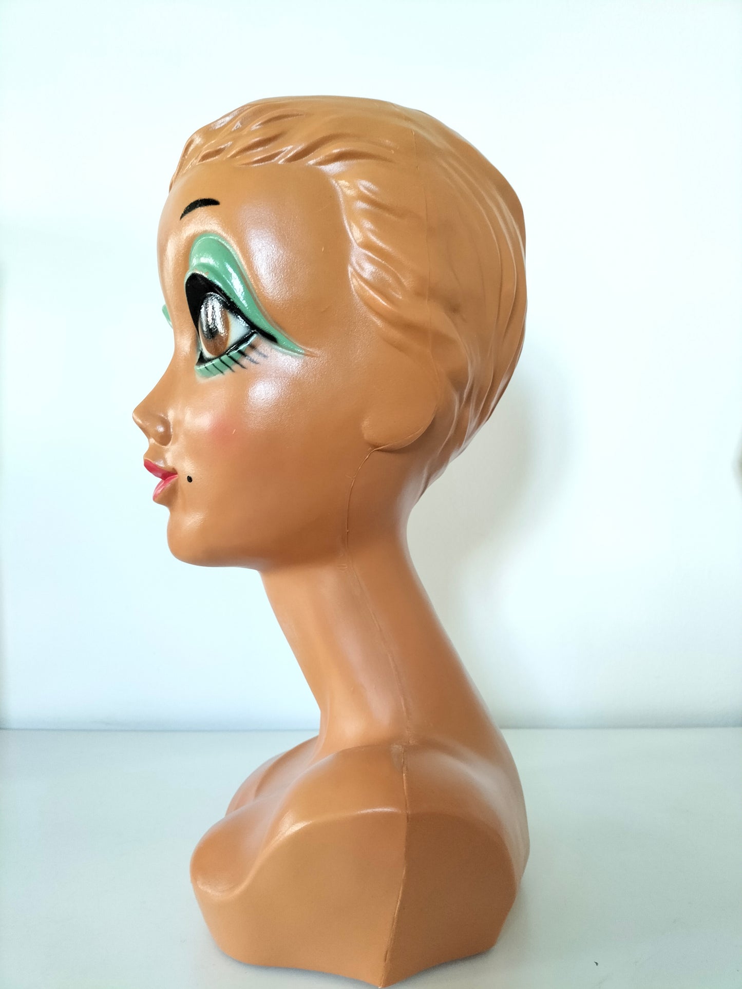 Tête à chapeau Twiggy Lesley Hornby