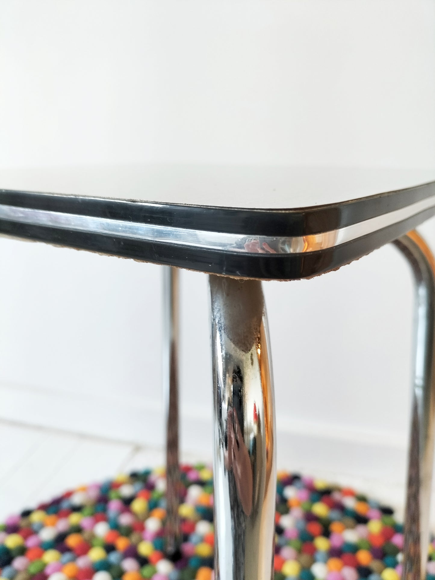 Tabouret en formica