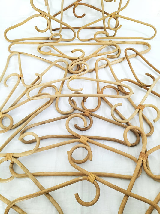 Cintre vintage en rotin