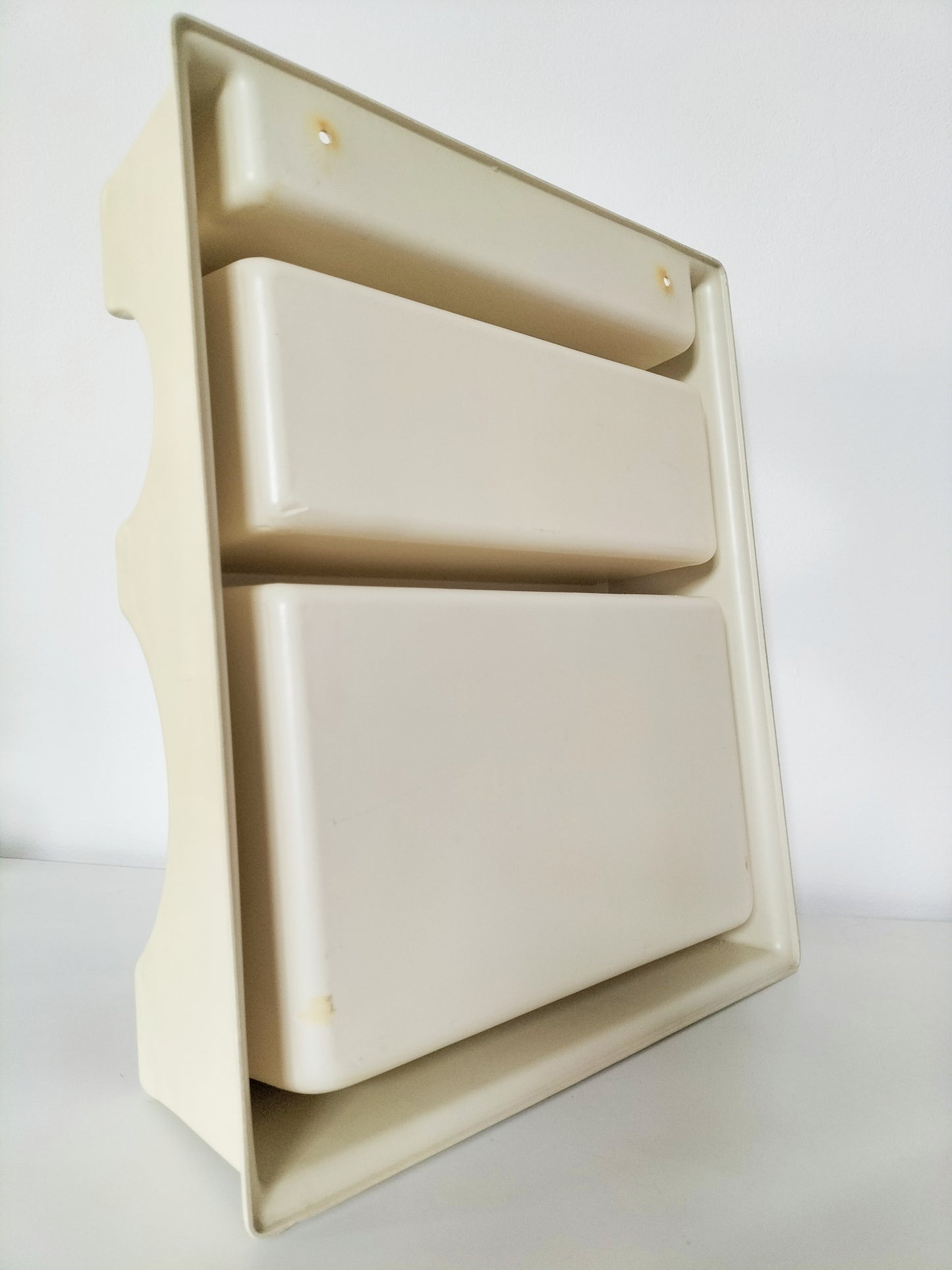 Petite étagère murale