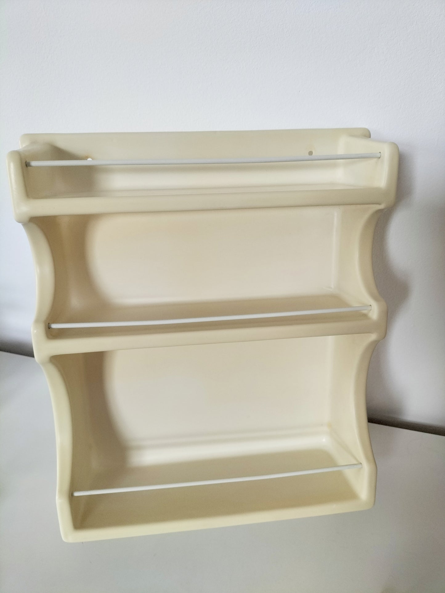 Petite étagère murale