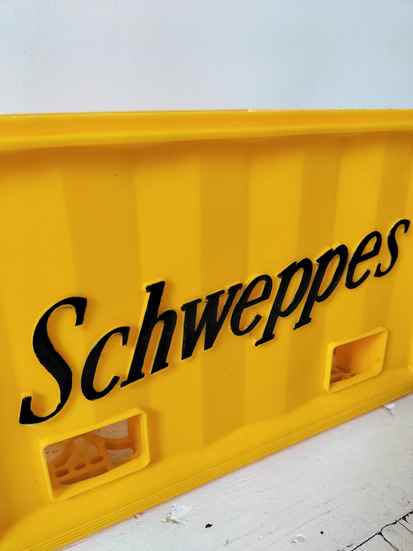 Casier Schweppes