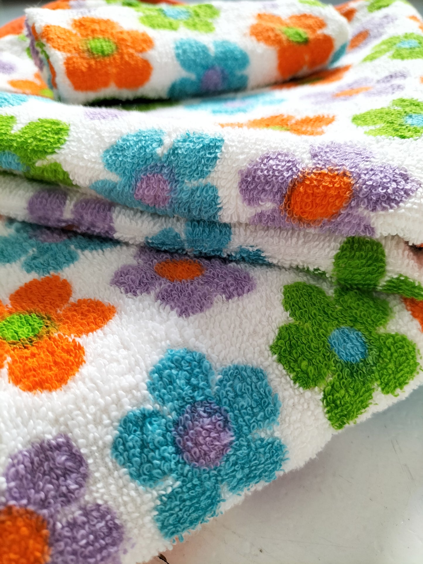 Set de bain : deux serviettes et un gant de toilette