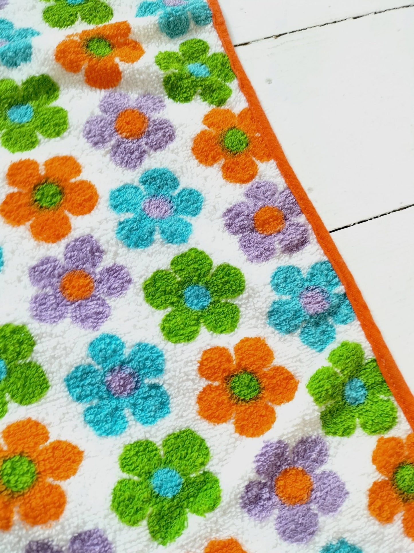 Set de bain : deux serviettes et un gant de toilette