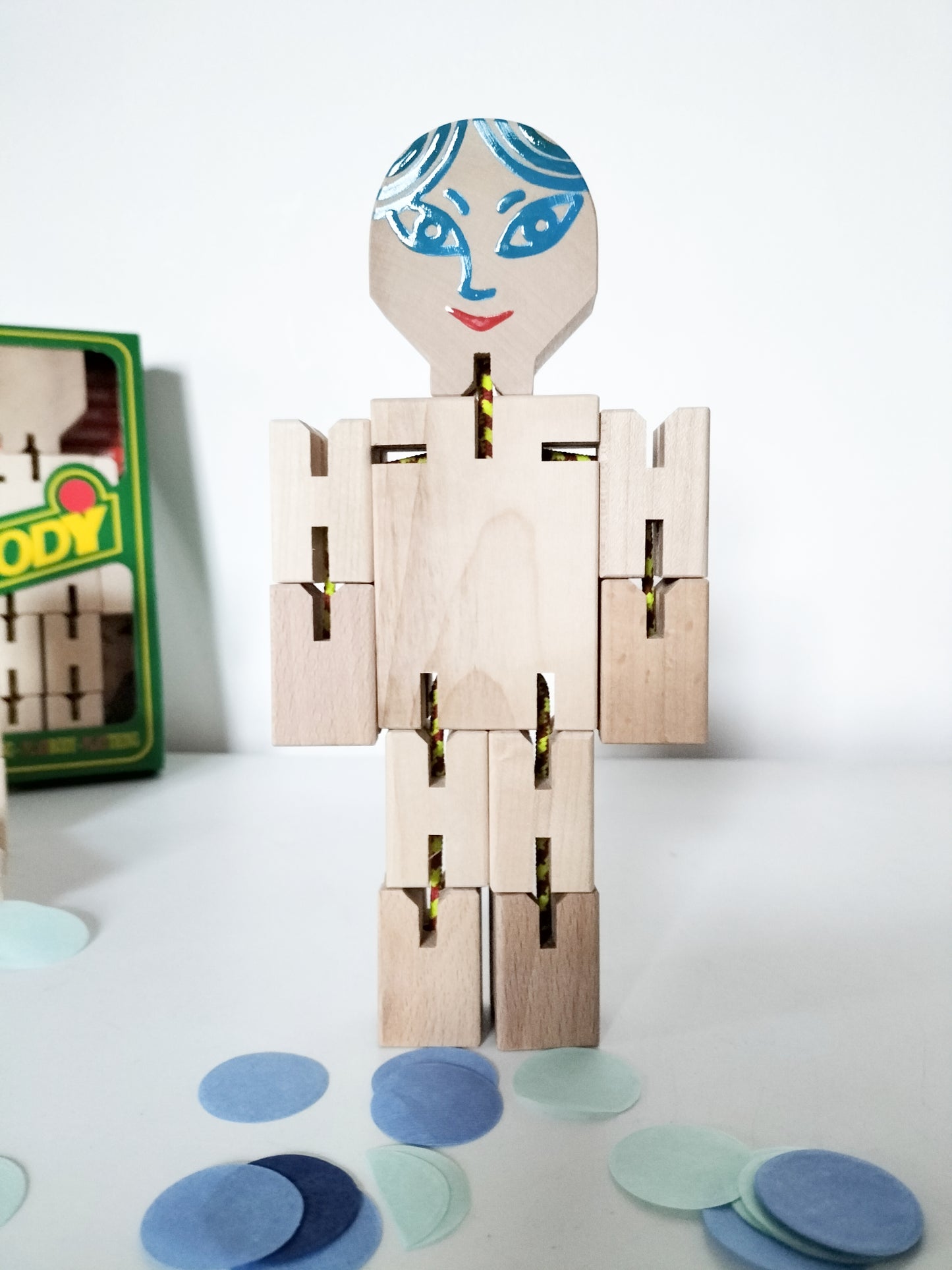 Personnage articulé en bois