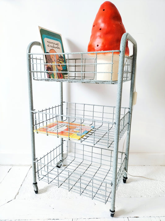 Desserte métallique à roulettes