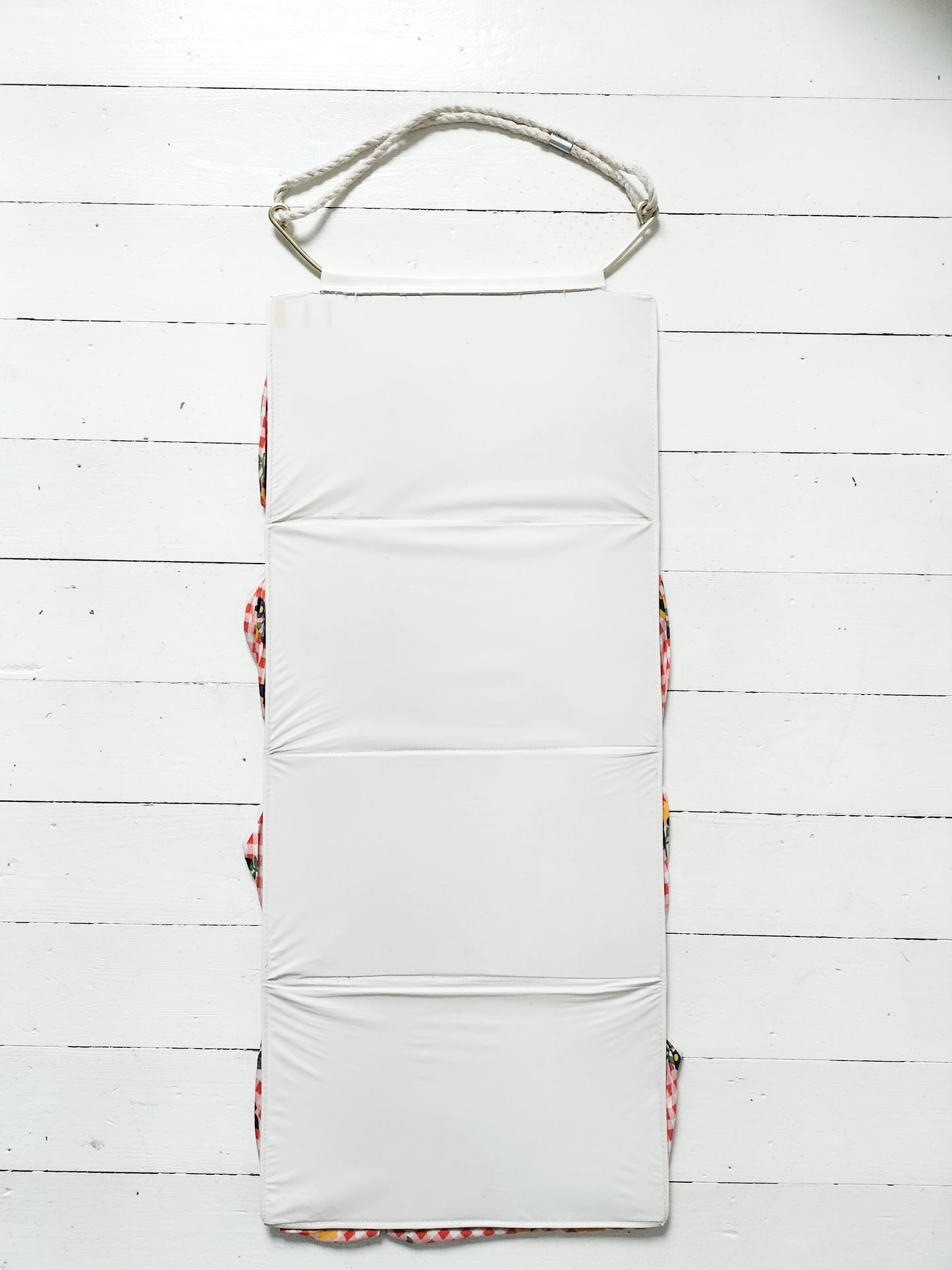 Rangement à compartiments/ étagère murale en tissu