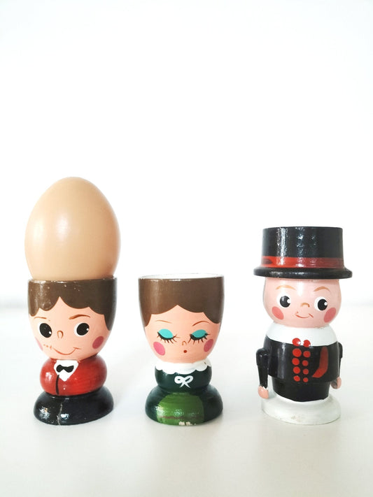 Coquetier personnage en bois au choix