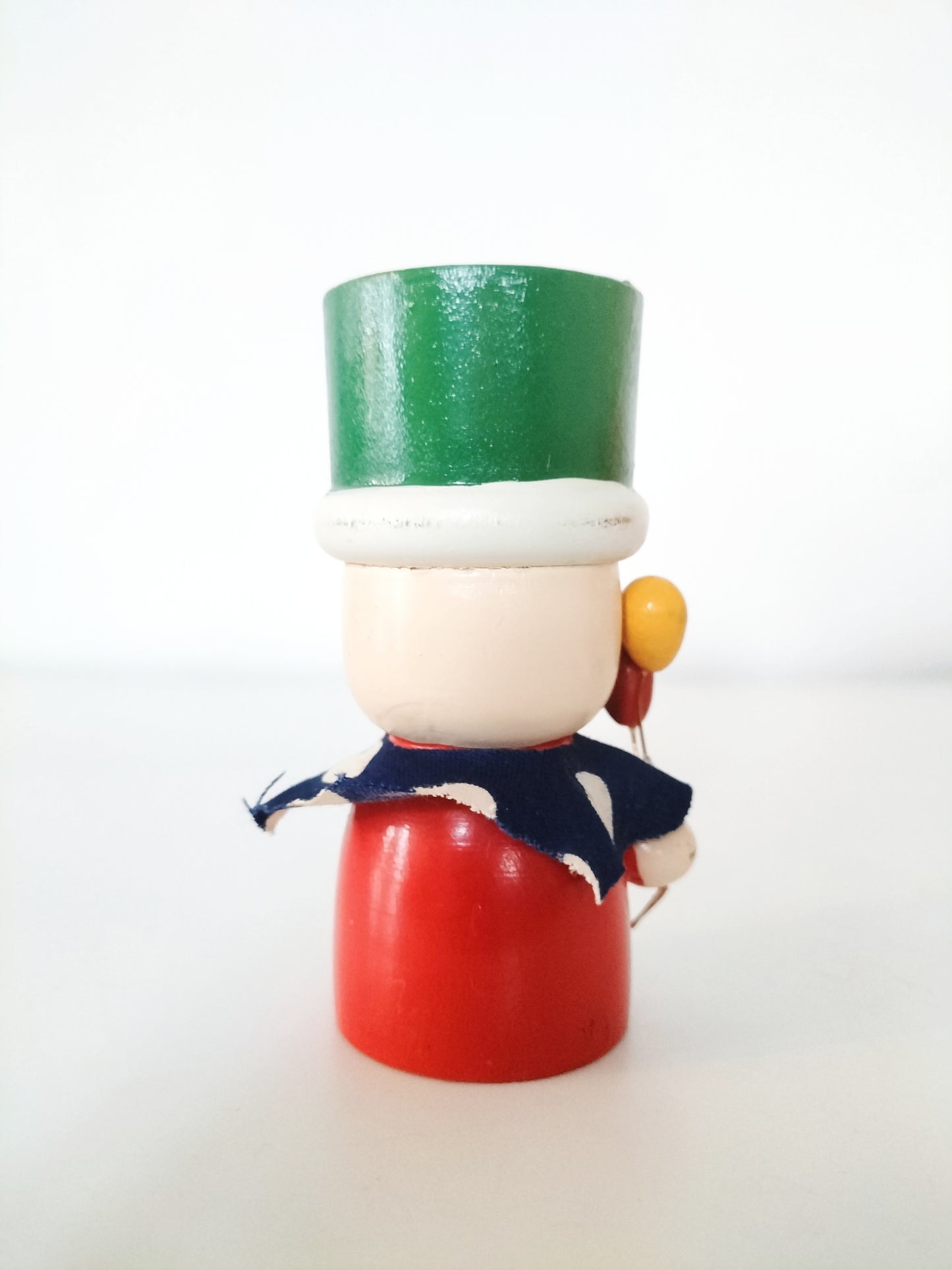 Coquetier personnage en bois au choix