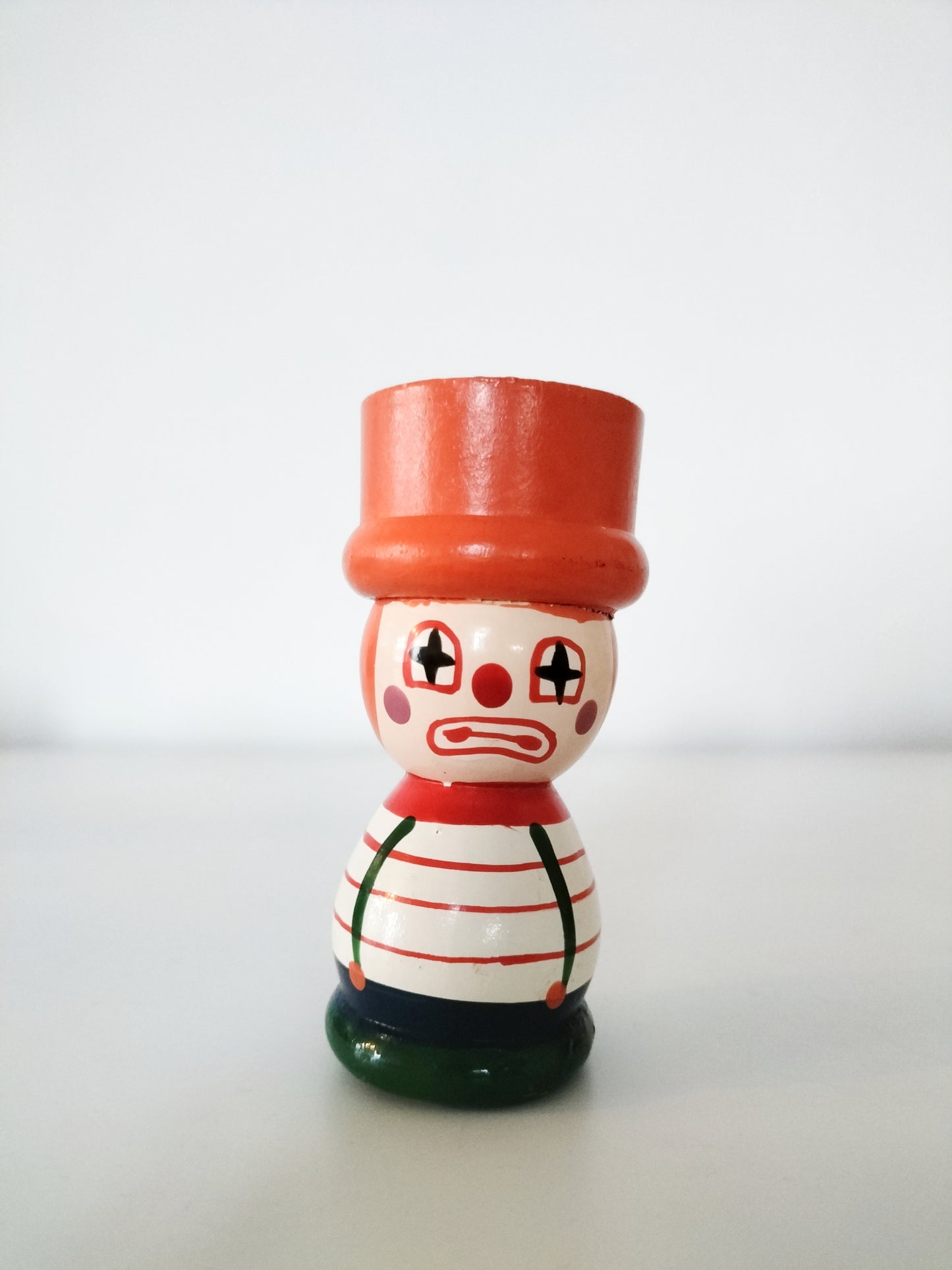 Coquetier personnage en bois au choix