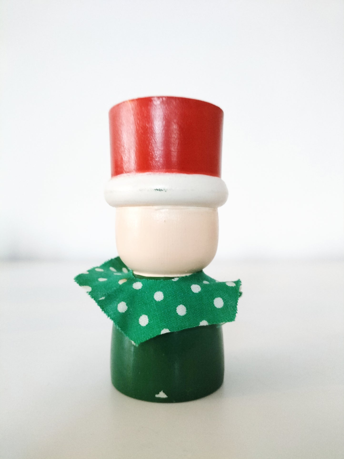 Coquetier personnage en bois au choix