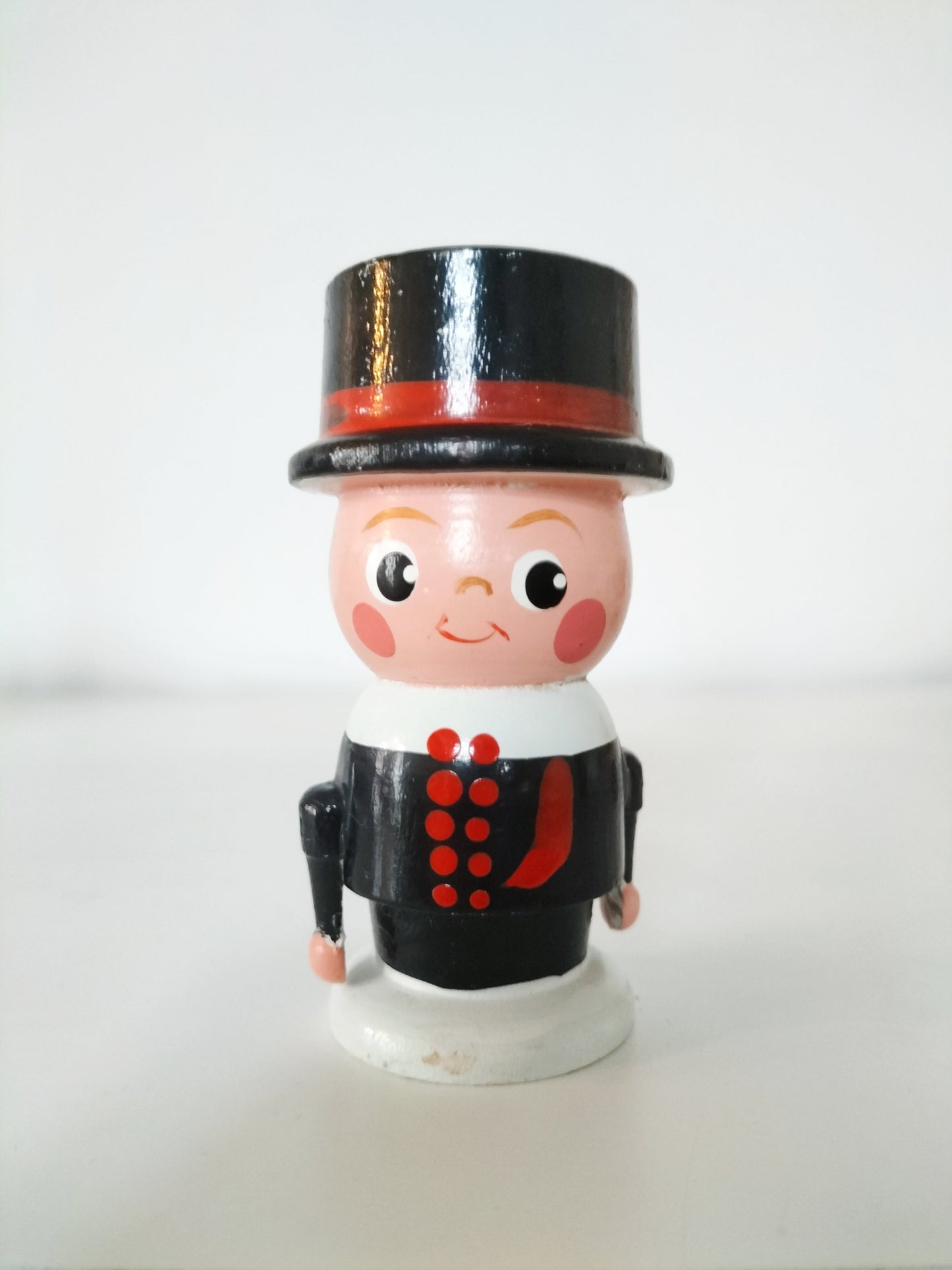 Coquetier personnage en bois au choix