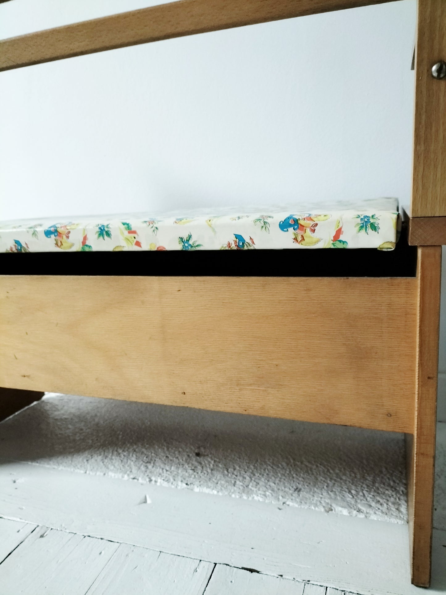 Banc coffre en bois enfant