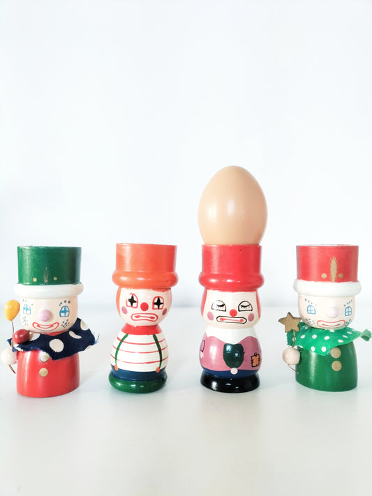 Coquetier personnage en bois au choix