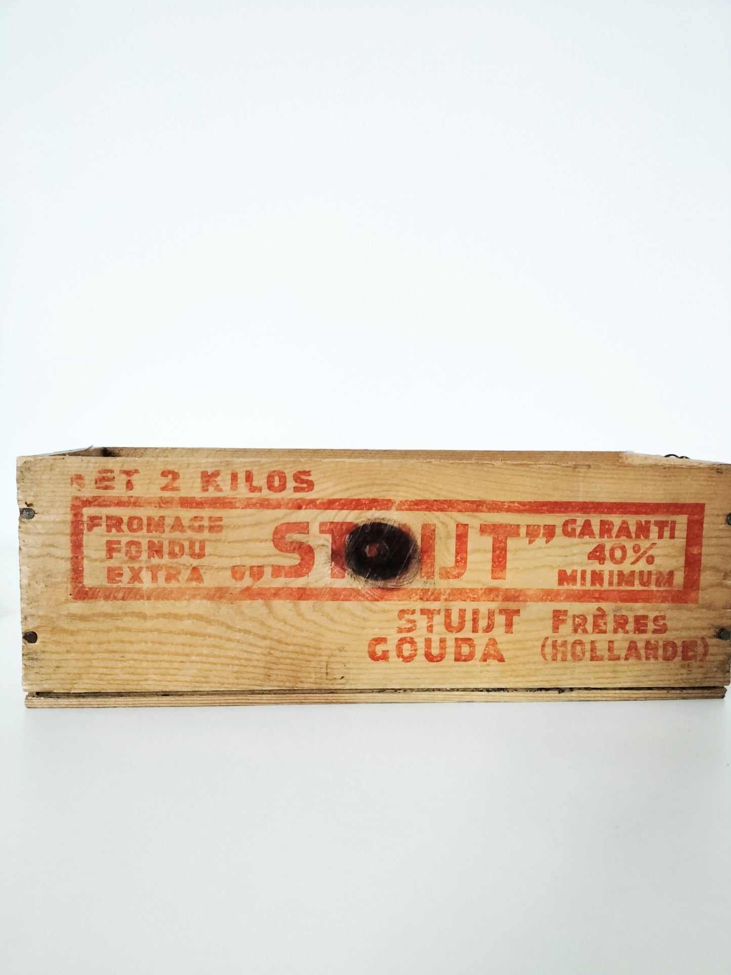 Ancienne boîte à fromage en bois