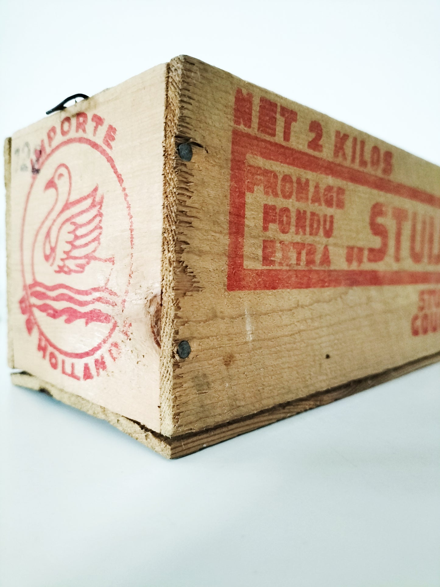 Ancienne boîte à fromage en bois