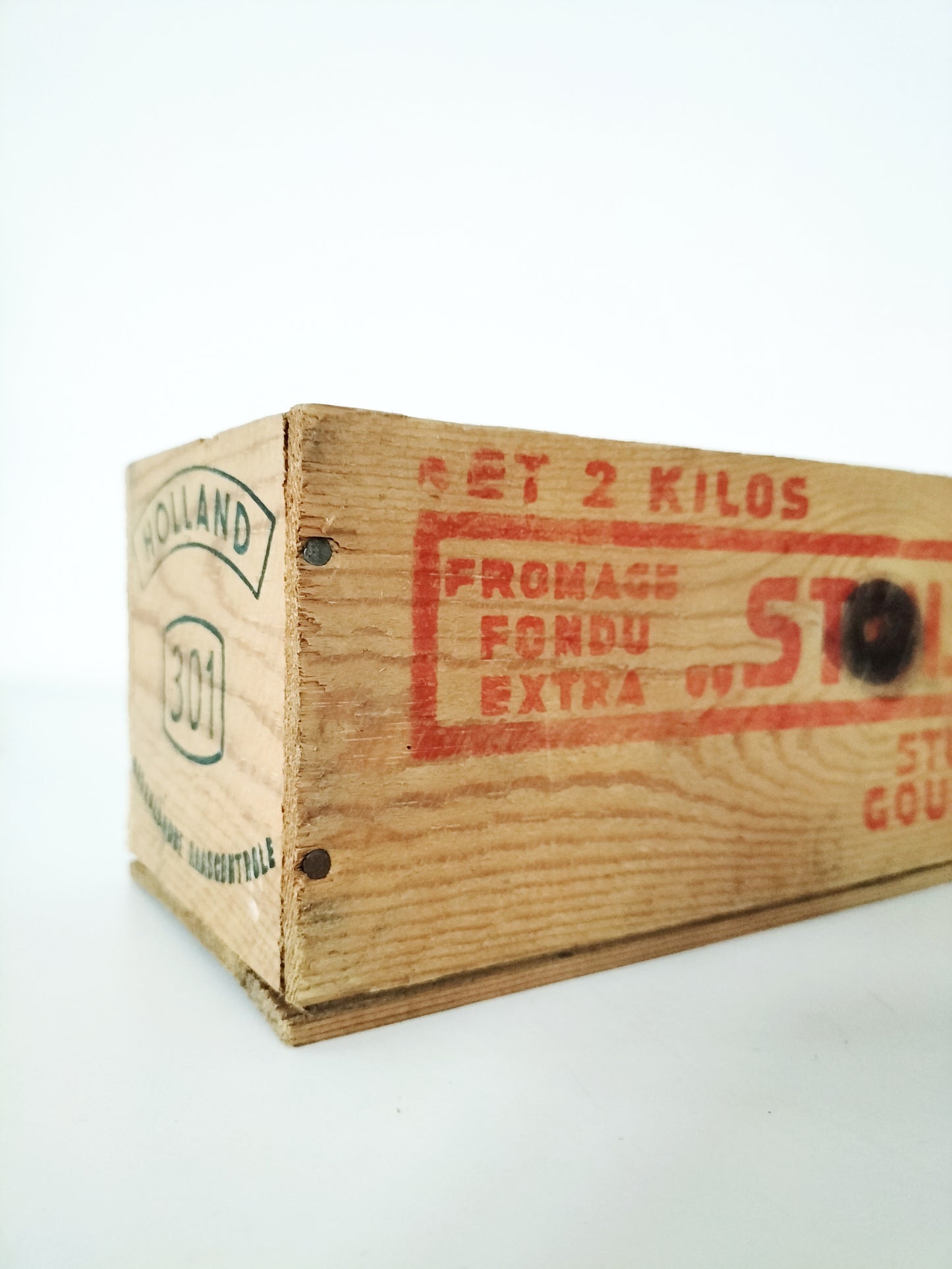 Ancienne boîte à fromage en bois
