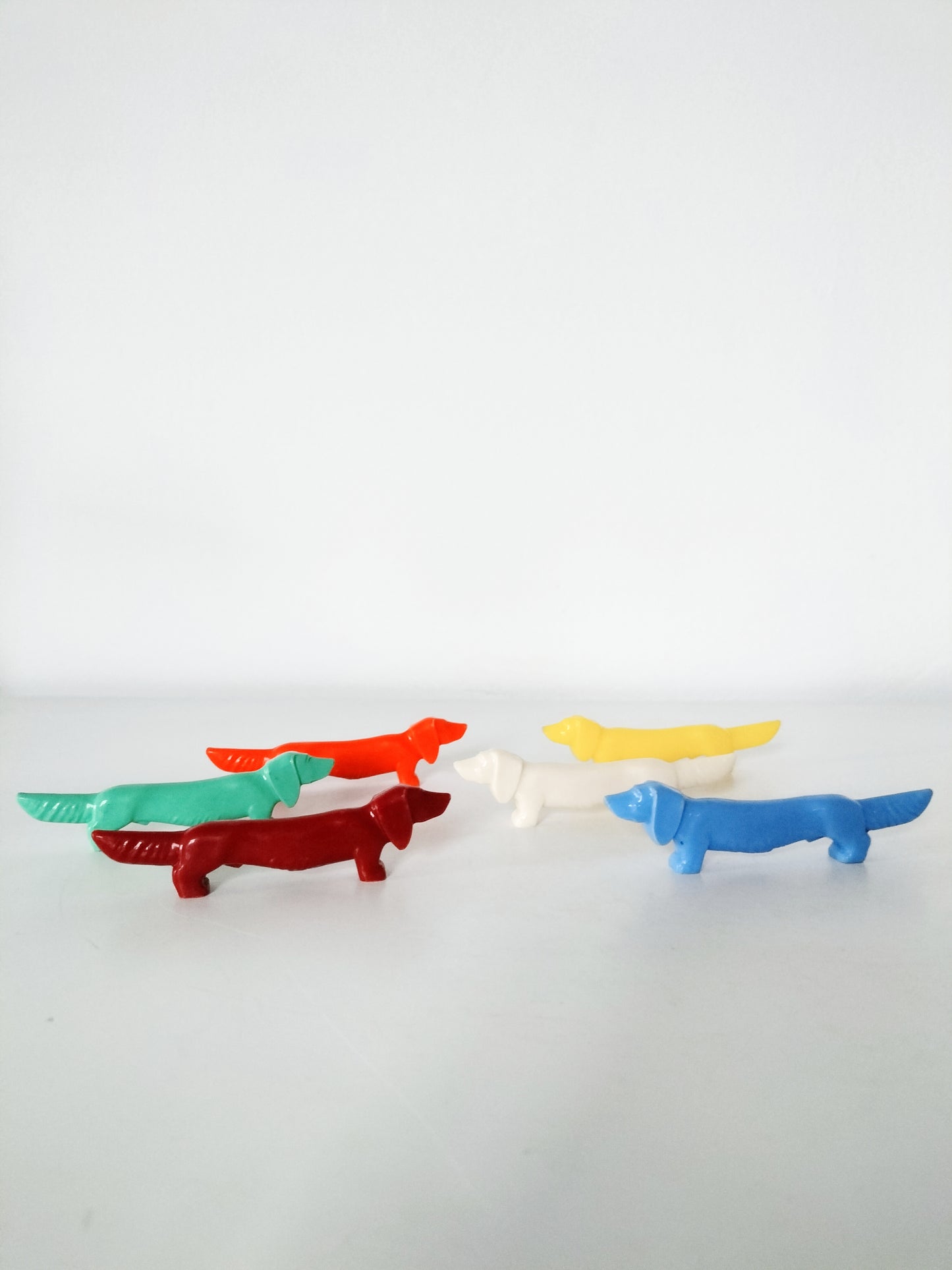 6 porte-couteaux chien teckel en plastique